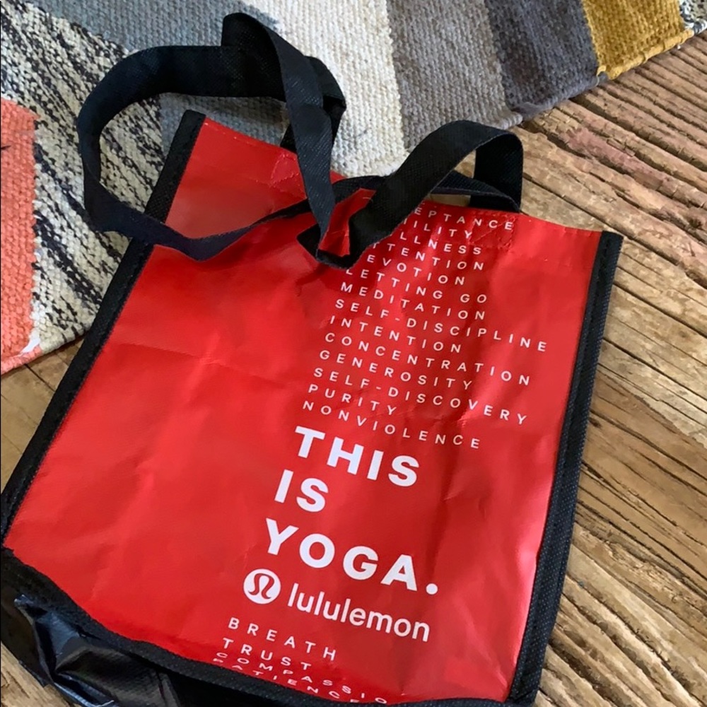 Lululemon tote
